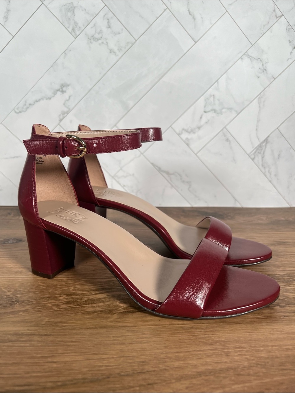 7W 7 WIDE WIDTH Naturalizer Womens Dark Red Leather Sandals Dress Heels Shoes